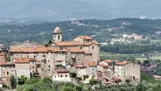 Castelvecchio di Compito in Provincia di Lucca , Dji Mavic 3 , 4k , Borghi Toscani