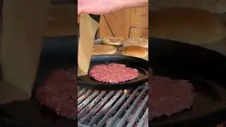 раздавленный гамбургер, smashed Hamburger Cheeseburger.