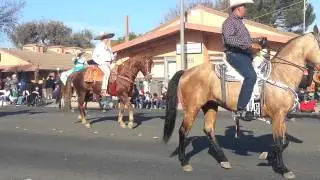 Christmas parade IN WOODLAND CA 12-14-2013 PART 7