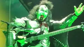 KISS (Gene bass solo- bloodspitting)