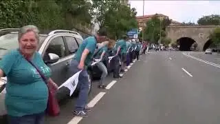Basque Country-Basque Independence Thousands form human shield in Basque region