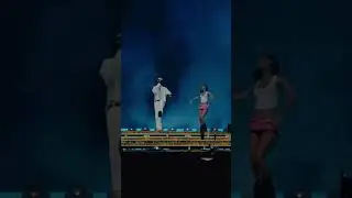 Wizkid joins Tyla on stage to perform Dynamite for the first time! 🧨