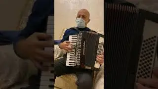 Поёт Жамал Магомедов