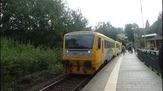 Vlak 814 040 a 914 040 na Os 7549 ve stanici Železn&aacute; Ruda centrum
