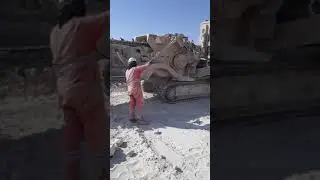 ماكينة ترانشرمصرية على أرض سعودية مع محمد السيسى