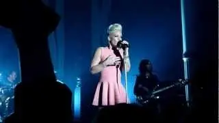 Pink - Try Live @ Salle Wagram, Paris, 2012 HD