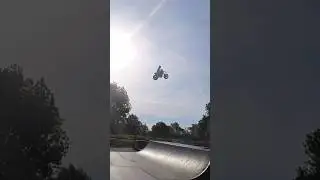 Not good! Huge overshot both ways #losi #promoto #skatepark #flatbottom