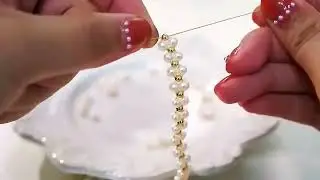 Let&rsquo;s create this gorgeous pearl bracelet together!#diy #bracelet #necklace #pearl #braided