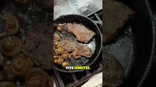Когда люди впервые открыли для себя стейк 🔥🥩 Первобытные люди, огонь и вкус #история #стейк #перв...
