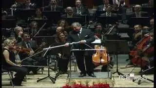 Concerto di Capodanno al Teatro Carlo Felice Il M° Renzetti dirige Star Wars con la spada Laser