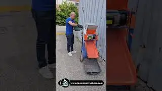 Crush it like a pro! 🏗️ Introducing the CRUNCHY COMPACT Mini Jaw Crusher