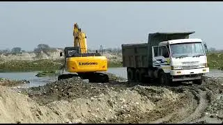 926E XD WORKING IN RIVER BED MINING