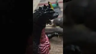 Godzilla Junior encounters Space Godzilla alone, action battle play!