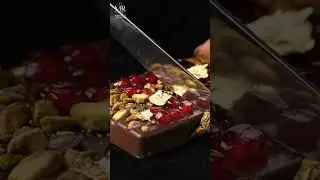Cutting Dubai-Inspired Gold Chocolate ✨🍫 | Satisfying ASMR Short