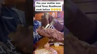 А ваша мама когда-нибудь пробовала стейк из Texas Roadhouse? 🤔🤔🤔🤔 #еда #техас #texasroadhouse #стейк