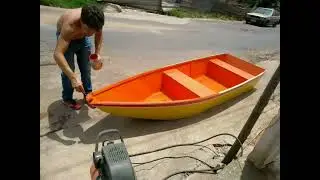 fizemos um barquinho de compensado naval !!!