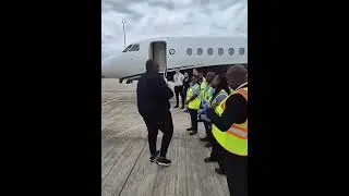 Mbinga Sir Wicknell was randomly giving money to everyone he met in Kenya Part 3 #chivhayo #kenya