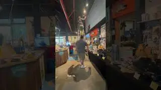 В магазине было слишком темно&hellip; Поэтому я это исправил #MrSweeney #sweeneyssports