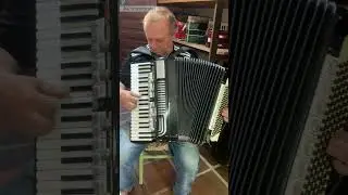 Acorde&atilde;o La Tosca - Por Coelho no Acordeons Zabel!🎶