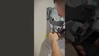 How to directly connect a drain to an air conditioner when installing on a concrete duct #shorts ...