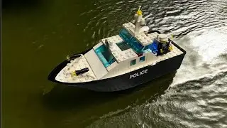 Building LEGO 4010 Police Patrol Boat / Police Rescue Boat (1987)