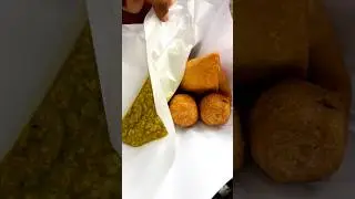 Best Samosa in Mumbai 😋 | Dadar | Mumbai #shorts #shortsfeed #mumbai #food #streetfood #samosa