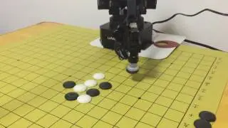 uArm swift pro play Chinese WeiQi chess with me