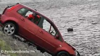 Auto te water Calandkanaal Calandbrug Botlek Rotterdam
