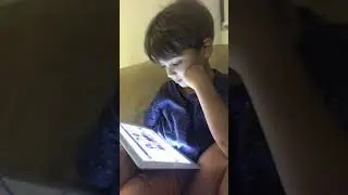 Gabriel cantando em ingl&ecirc;s...