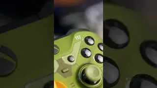 Unboxing THE COOLEST controller I&rsquo;ve ever seen 😳 #halo #haloinfinite #xbox #xboxcontroller #unbox