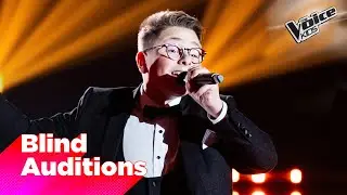 Alessio canta 