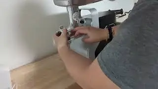 Meat Grinder Heavy Duty, 5 in 1 HOUSNAT Multifunction Electric Meat Grinder Review