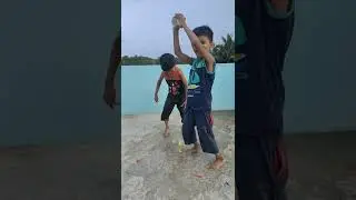 Sonu sinu ko kuch vi karke gubare ko fod na hai#waterballoons #short #sanasdanceandlife
