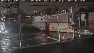 4- 5-2019 23:26 sb stack CSX 883 Q160