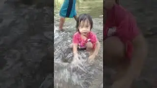 Edisi mandi di Sg empeng jalan kampung langir enkilili, seronok cantek mandi,,, 
