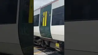 Southern class 377 No. 377 177 departing cosham #trainspotting #class377 #southernrailways #train