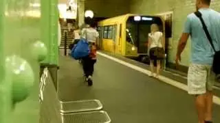 Ausfahrt eines H01 in Samariterstra&szlig;e[FULL HD]