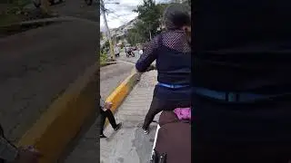 Damiselas en apuros 😰#motovlog #biker