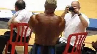 Alon Zukerman guest posing at Mr Israel 2007 IFBB [ironews]
