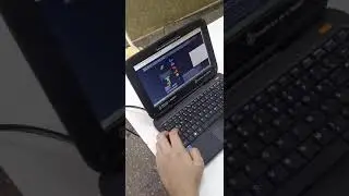 RaikoTs juega tetris en una laptop del gobierno mientras esta en una clase virtual en el colegio