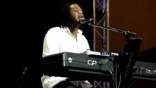 Jaye Thomas singing Shekinah Glory