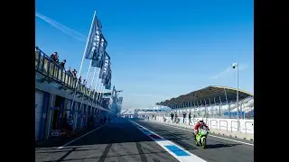 Kawasaki ZX7RR going round Assen at the Tabac Classic GP