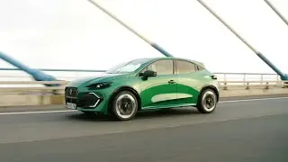 New Renault Clio | Full hybrid E-tech | Techno - Absolute Green