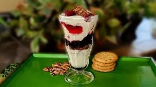Stop looking!! Fruit Crumble Sundae // Quick, Easy Dessert ❤️