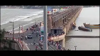 removing boats @ krishna river #krishnariver #prakasambarrage #vijayawada #vijayawadafloods #boats