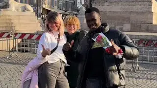 SURPRISING STRANGERS with LOVE IN PUBLIC SPACE! in Rome