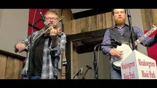 Banjo Picker in a Bluegrass Band / Mo Pitney and Friends