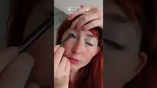 Cassie from Skins UK silver glitter eye makeup tutorial 🤍 messy glittery soft party girl look
