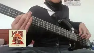 Dinda - Masdo, on the bass.