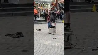 LIVE: Edinburgh Street Performance 🔥 Fire Show, Balance Tricks & Comedy | Edinburgh Castle road